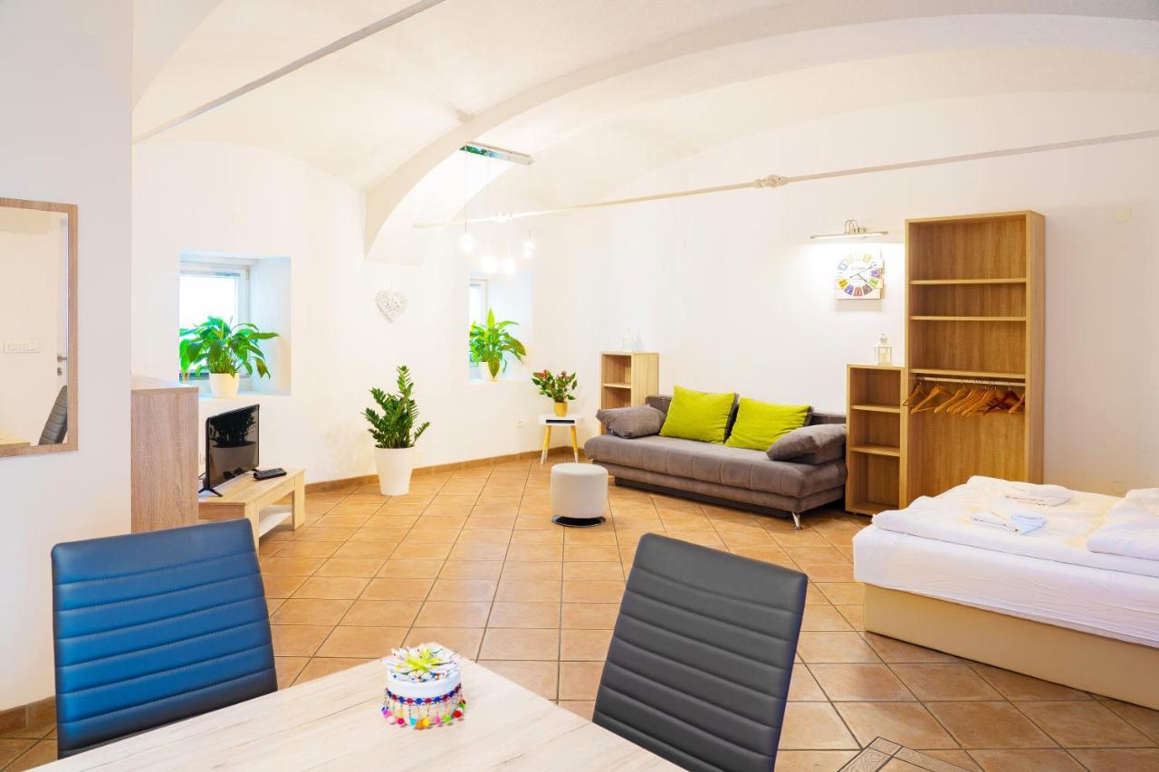 Apartment Pod Velbi Ljubljana Kültér fotó
