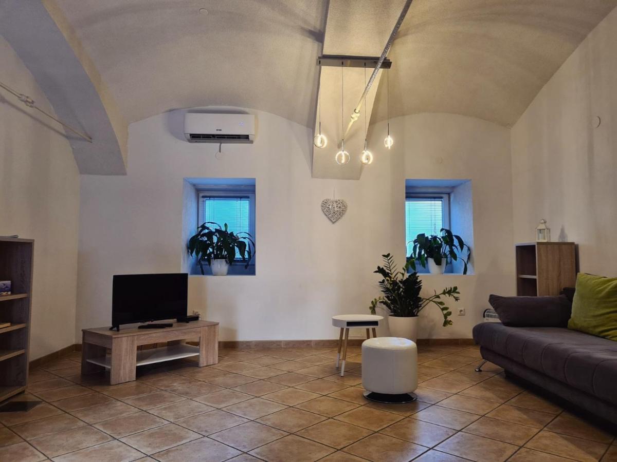 Apartment Pod Velbi Ljubljana Kültér fotó